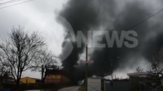 Цех за производство на стиропор се запали в Горна Оряховица