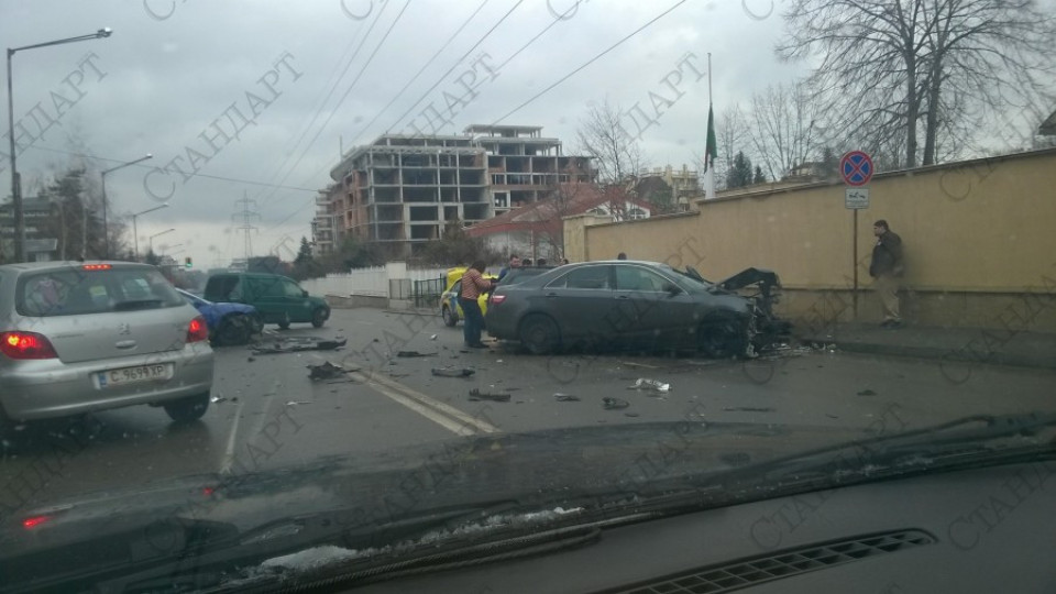 Зверска катастрофа на "Симеоновско шосе" в столицата | StandartNews.com