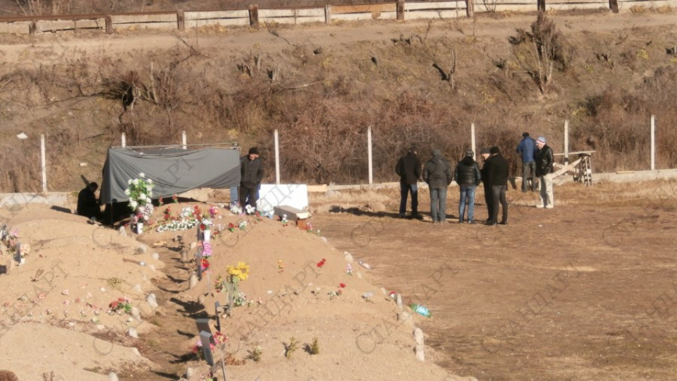 Ексхумираха тялото на първия починал от ракията в Якоруда | StandartNews.com