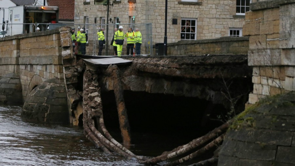 Наводнение срути мост от ХVIII век | StandartNews.com
