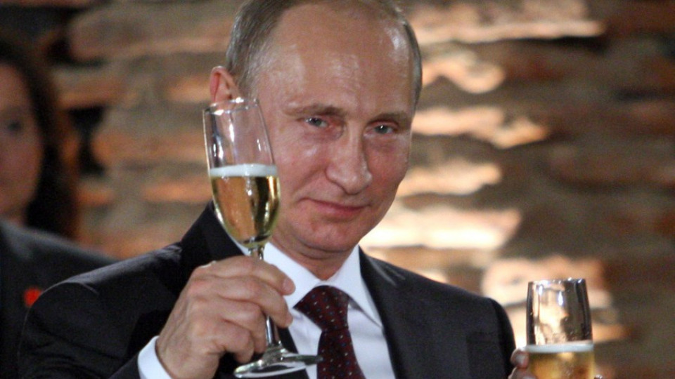 Путин посреща 2016 г. с близките | StandartNews.com