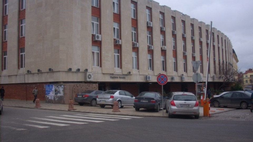 Обирджиите на кметицата от Младово остава в ареста поне за 72 часа | StandartNews.com