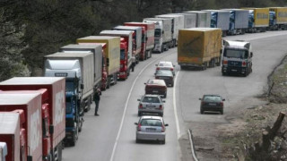 Ограничено е движението на тирове по пътищата с цел безопасност