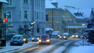 Над 70 работници и 9 машини почистиха Благоевград от снега