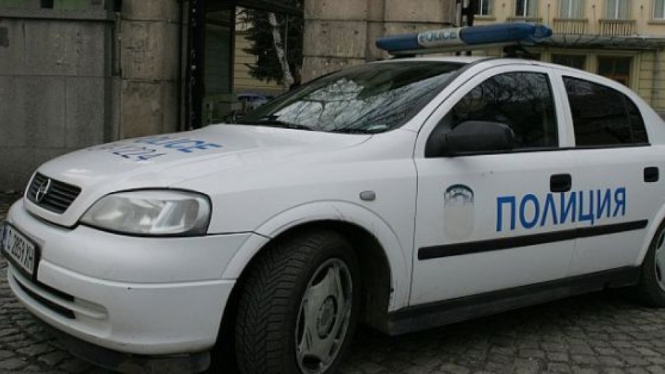 Кола и автобус катастрофираха в столичния кв. "Княжево" | StandartNews.com