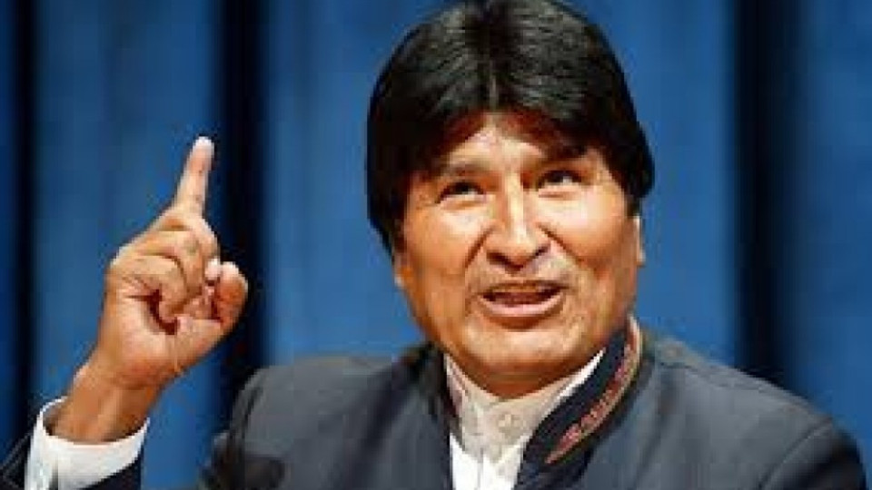 Президентът на Боливия бори империализма с кока | StandartNews.com