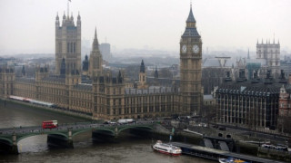 Лондон спира помощи за децата на пришълци