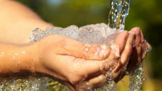 Светена вода за миряни на Богоявление в Сандански