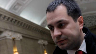 Кметът на Враца изкара общинарите да хвърлят пясък