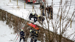 Спасиха жена от сигурна смърт, след като падна в река