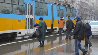 Жълт код за поледици в половин България