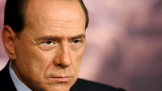 На Берлускони му писна от Синиша