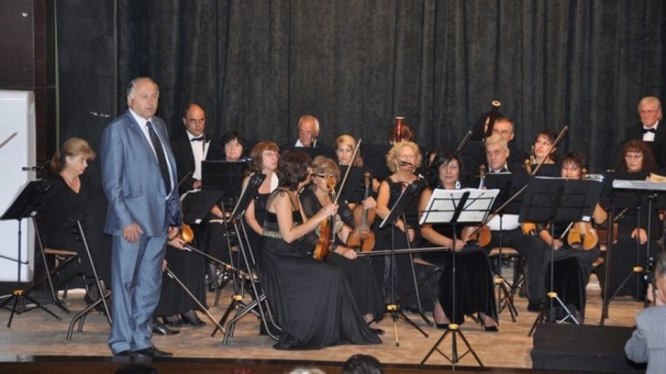 Симфоници и танцьори готвят протест в Сливен | StandartNews.com