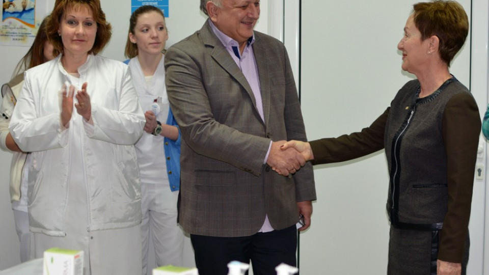 Ротари клуб Кърджали дари Родилното на болницата в града  | StandartNews.com