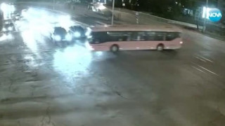 Ексклузивни кадри на катастрофата с автобус 64 (ВИДЕО)