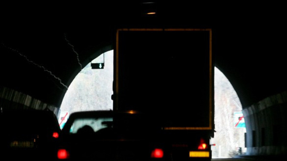 АПИ: Карайте внимателно през тунел „Дупница" | StandartNews.com