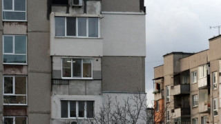 Община Момчилград сред отличниците в страната по сключени договори за саниране