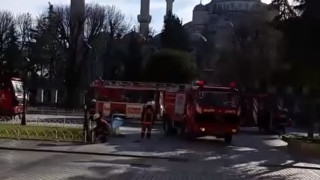 Мощна експлозия разтърси центъра на Истанбул (ВИДЕО)