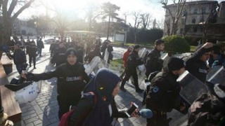 Атентаторът от Истанбул влязъл като бежанец (ОБЗОР)
