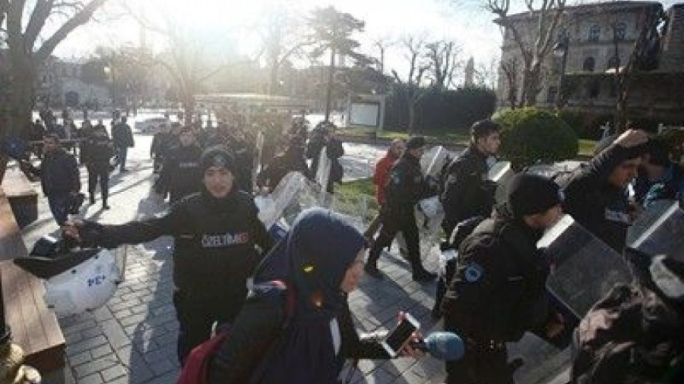 Атентаторът от Истанбул влязъл като бежанец (ОБЗОР) | StandartNews.com