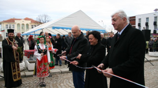 Василева откри модернизираната ВиК мрежа на Сопот