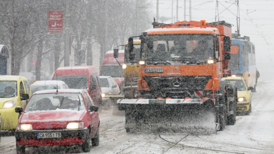 Фандъкова увеличи броя на снегорините в столицата | StandartNews.com