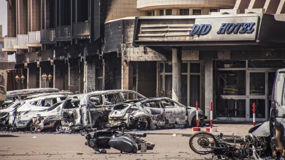 Терористи убиха 23-ма в Буркина Фасо (ОБЗОР) | StandartNews.com