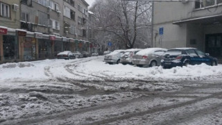 Пловдив под зимна обсада, над 60 снегорина са по улиците