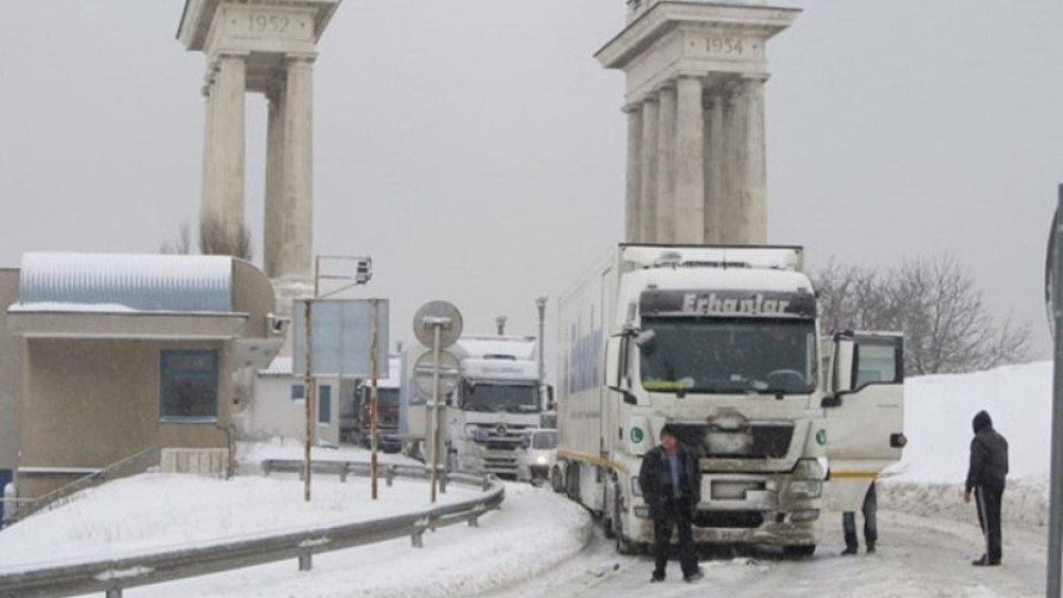 Дунав мост е затворен за камиони от Румъния | StandartNews.com