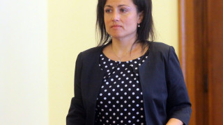 Министър Танева съкращава дирекция „Обществени поръчки”