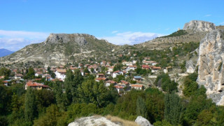 Село черпи с керацуда на Трифон Зарезан
