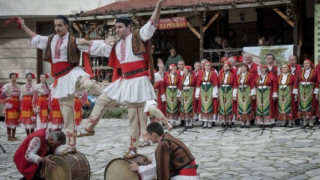 Освещават вината и награждават победителите на конкурс в Мелник