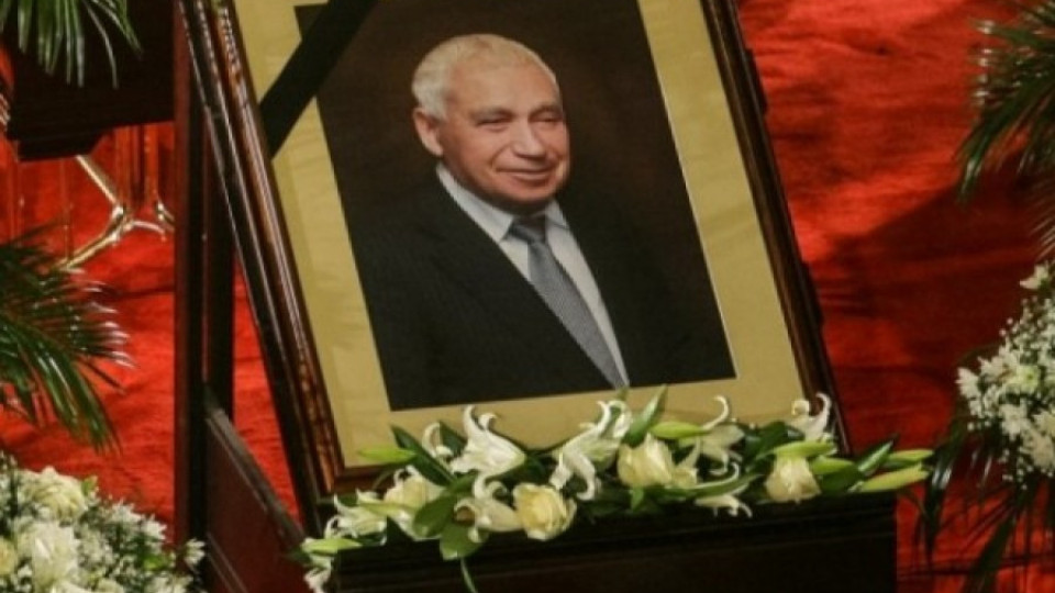 Изложба с ордени на Желю Желев почита жертвите от комунизма  | StandartNews.com