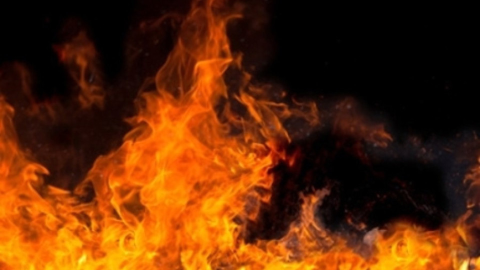 Мерцедес горя в Ямбол | StandartNews.com