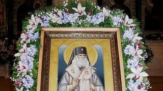 Св. Серафим става Софийски чудотворец