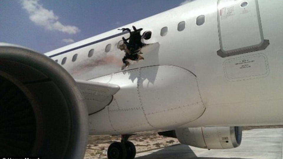 Сърбин приземи самолет след взрив на борда (ОБЗОР) | StandartNews.com