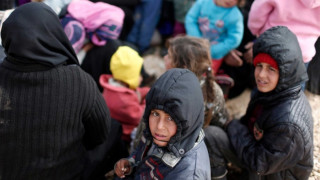 Хиляди сирийци блокирани на границата с Турция