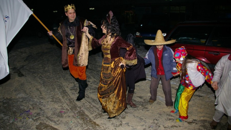 Шейх се появи на селски карнавал | StandartNews.com