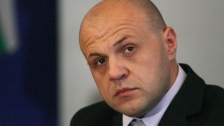 Дончев: България ще търси обезщетение за превозвачите
