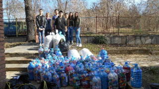 Екоакция с тон капачки за деца-сираци