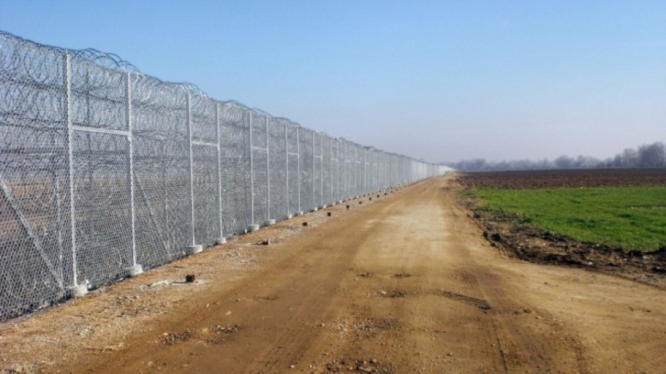 Израел вдига ограда по границите си | StandartNews.com