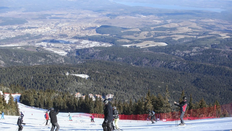 Елитът в ските тренира при перфектни условия в Боровец | StandartNews.com