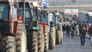 Гръцките фермери вдигат блокадата по график