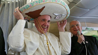 Папата тръгна за Мексико със сомбреро