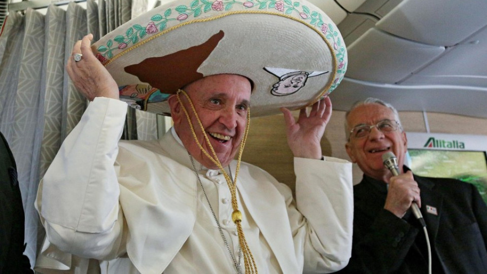 Папата тръгна за Мексико със сомбреро | StandartNews.com