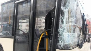 Автобуси на градския транспорт се удариха в Пловдив