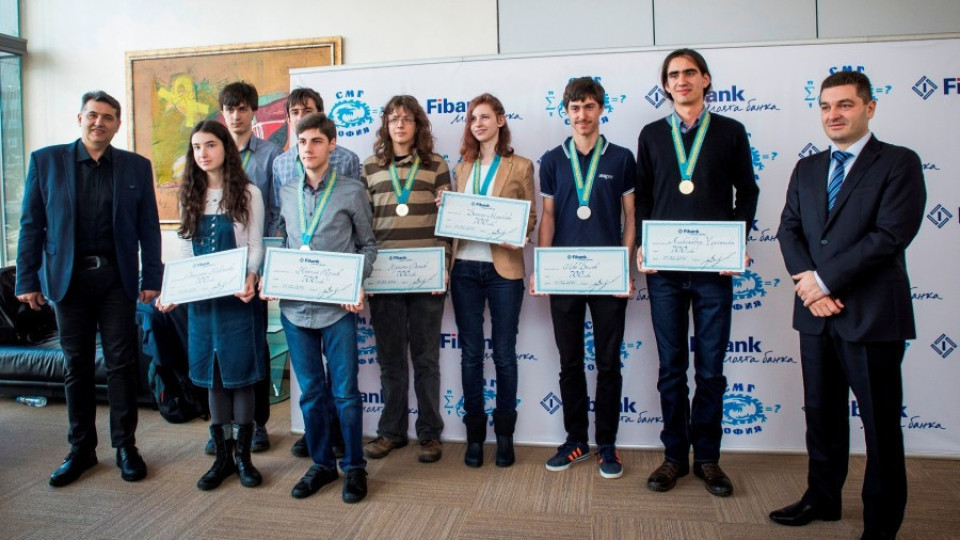 Fibank награди със стипендии ученици от СМГ | StandartNews.com