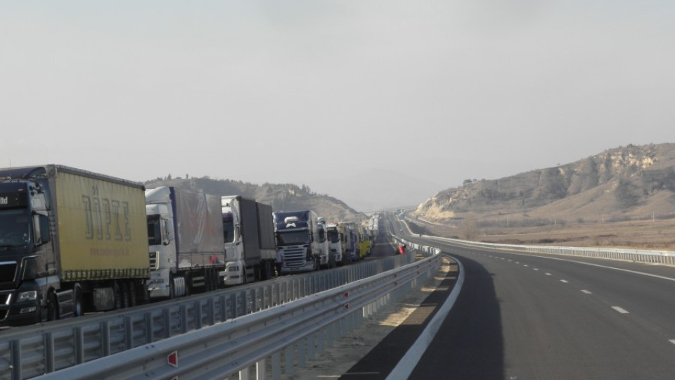 Родните превозвачи готвят блокада на ГКПП-та с Гърция | StandartNews.com