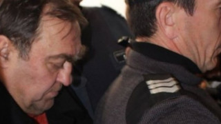 Евстатиев остава в ареста