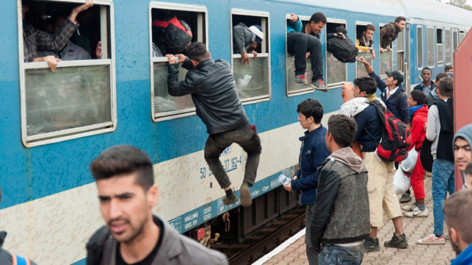 Унгария спира влаковете с Хърватия | StandartNews.com